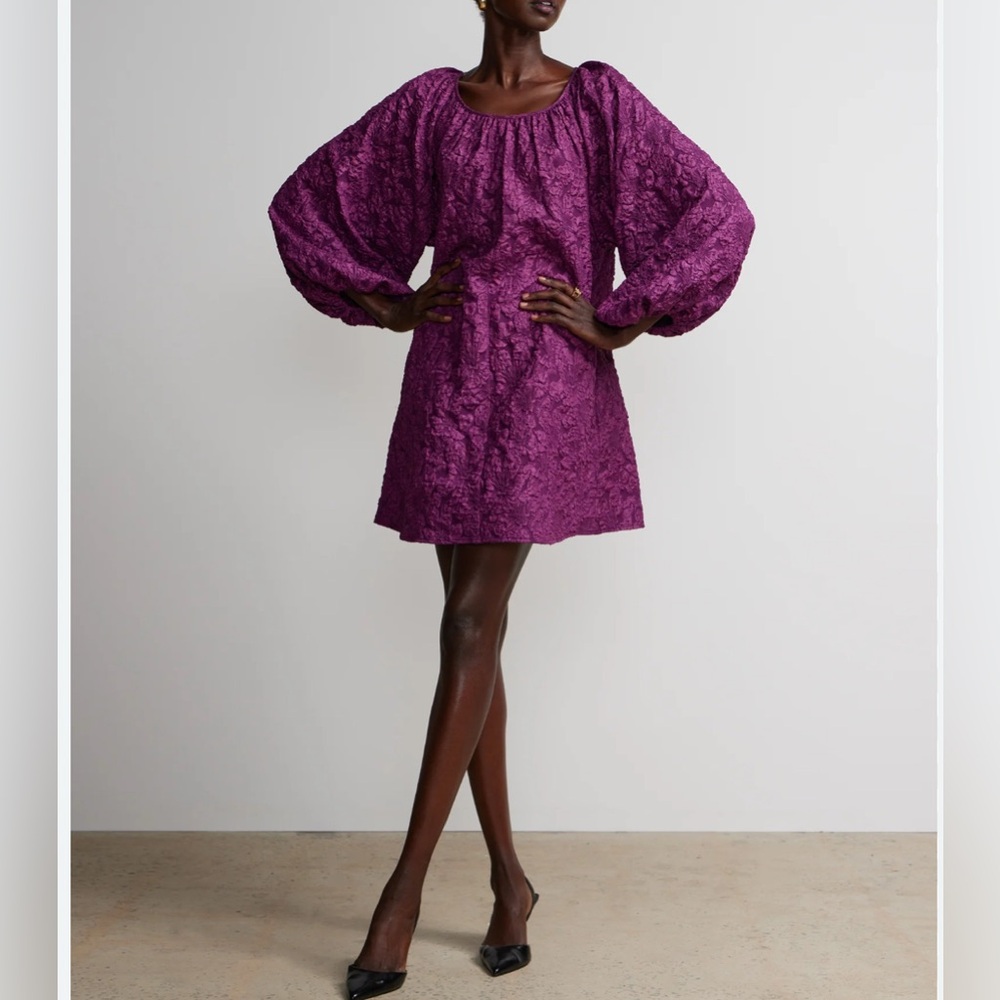 New York and Company size:Large Elegant Purple Textured Puff Sleeve Shift Dress